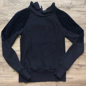 Lululemon pullover
